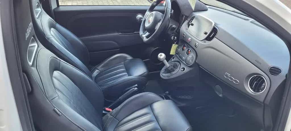 Abarth 595C Competizione 1.4 T-Jet 132 KW (180PS) 07/2017-photo-5