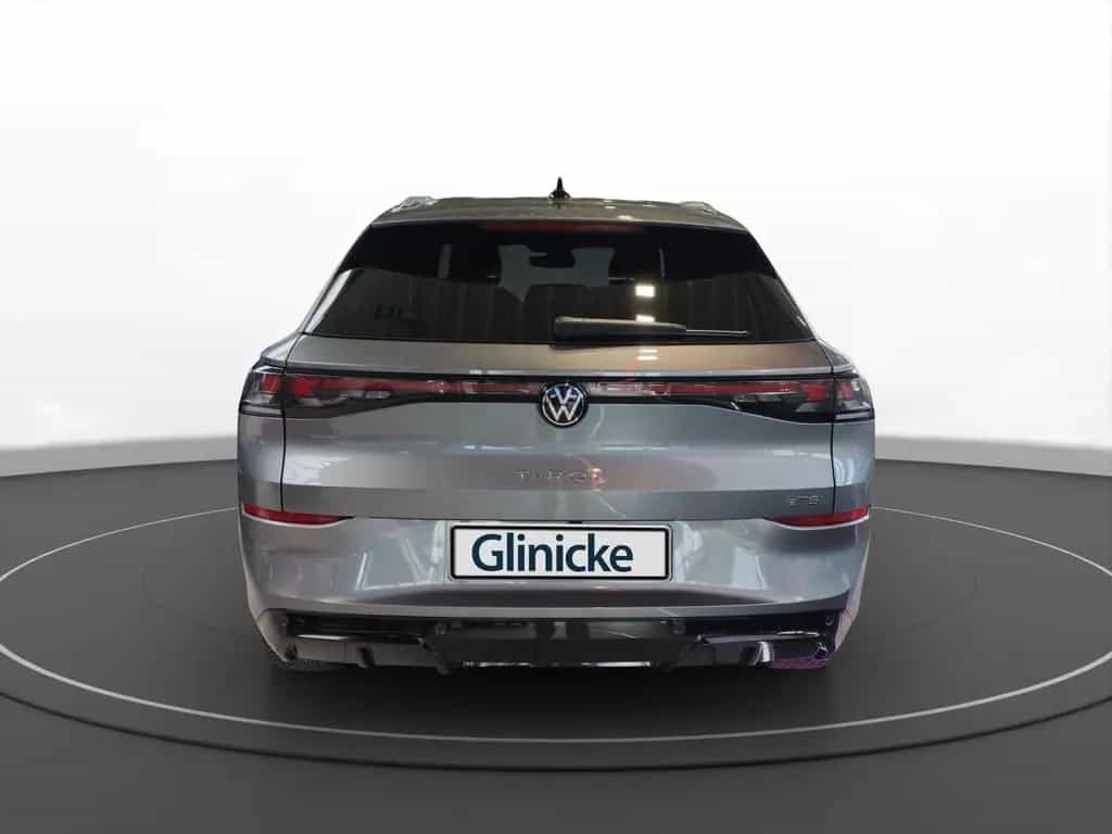 Volkswagen T-Roc R-Line 1.5 l eTSI OPF 110 kW (150 PS) 7-Ga null-photo-8
