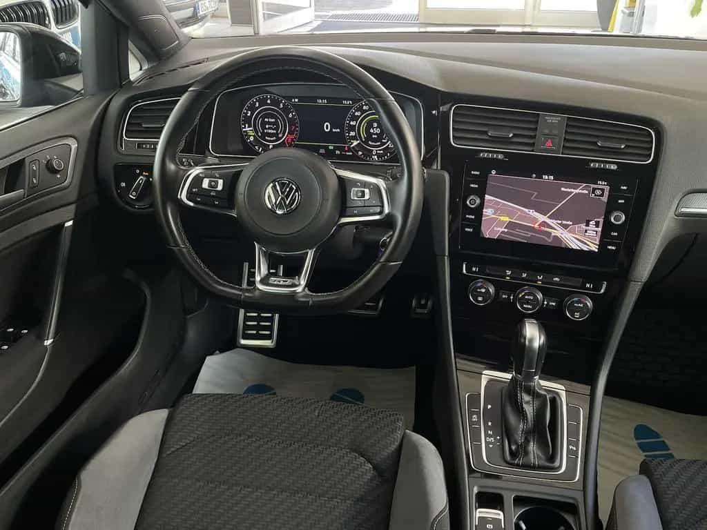 Volkswagen Golf 1.4 TSI DSG R-Line Virtual Kamera ACC LED 02/2018-photo-16