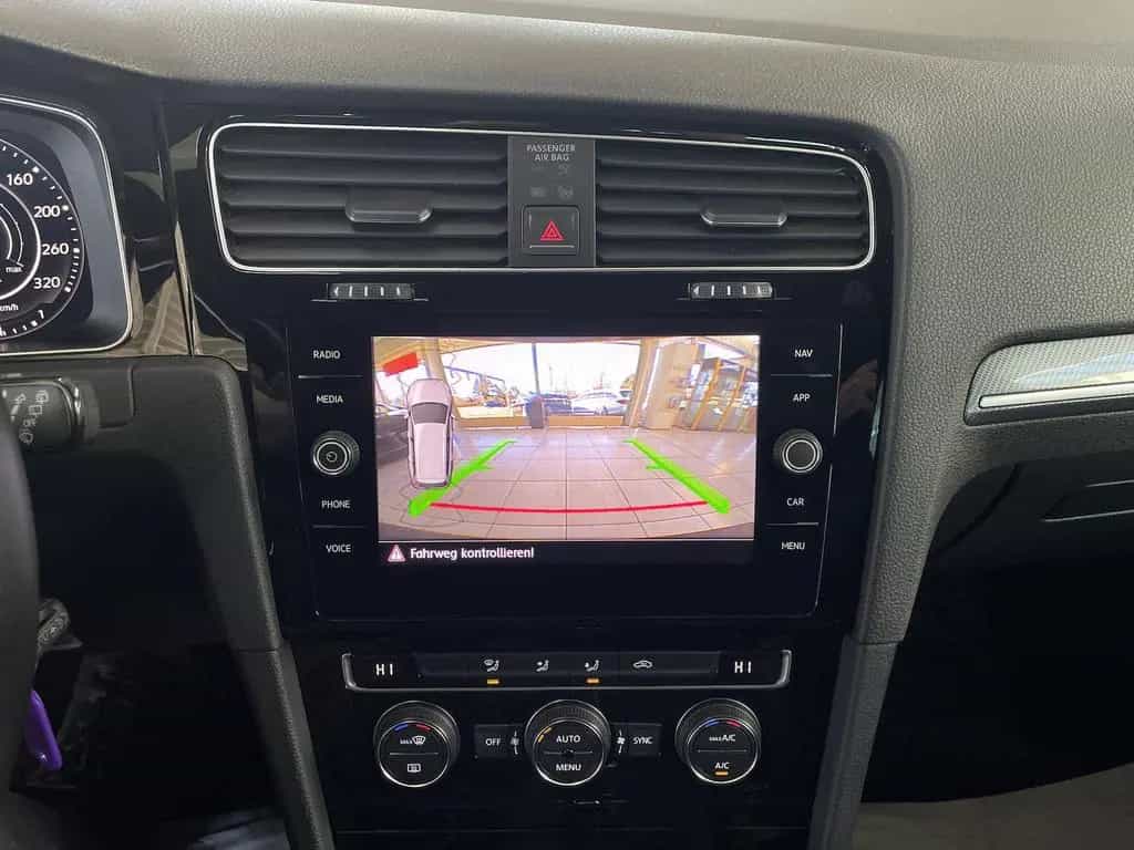 Volkswagen Golf 1.4 TSI DSG R-Line Virtual Kamera ACC LED 02/2018-photo-22