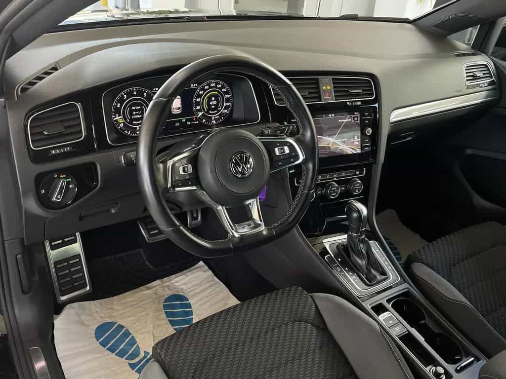 Volkswagen Golf 1.4 TSI DSG R-Line Virtual Kamera ACC LED 02/2018-photo-8