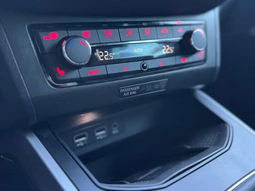 Seat Arona FR LED/SHZ/Ambient/Digital/Navi/Garantie 07/2019-photo-22