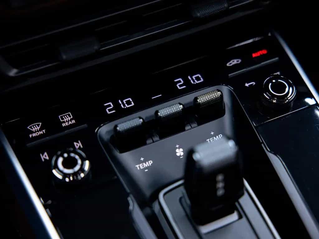 Porsche 911 Turbo S Cabriolet*LIFT*360*BELÜFTUNG*ACC* 09/2023-photo-21