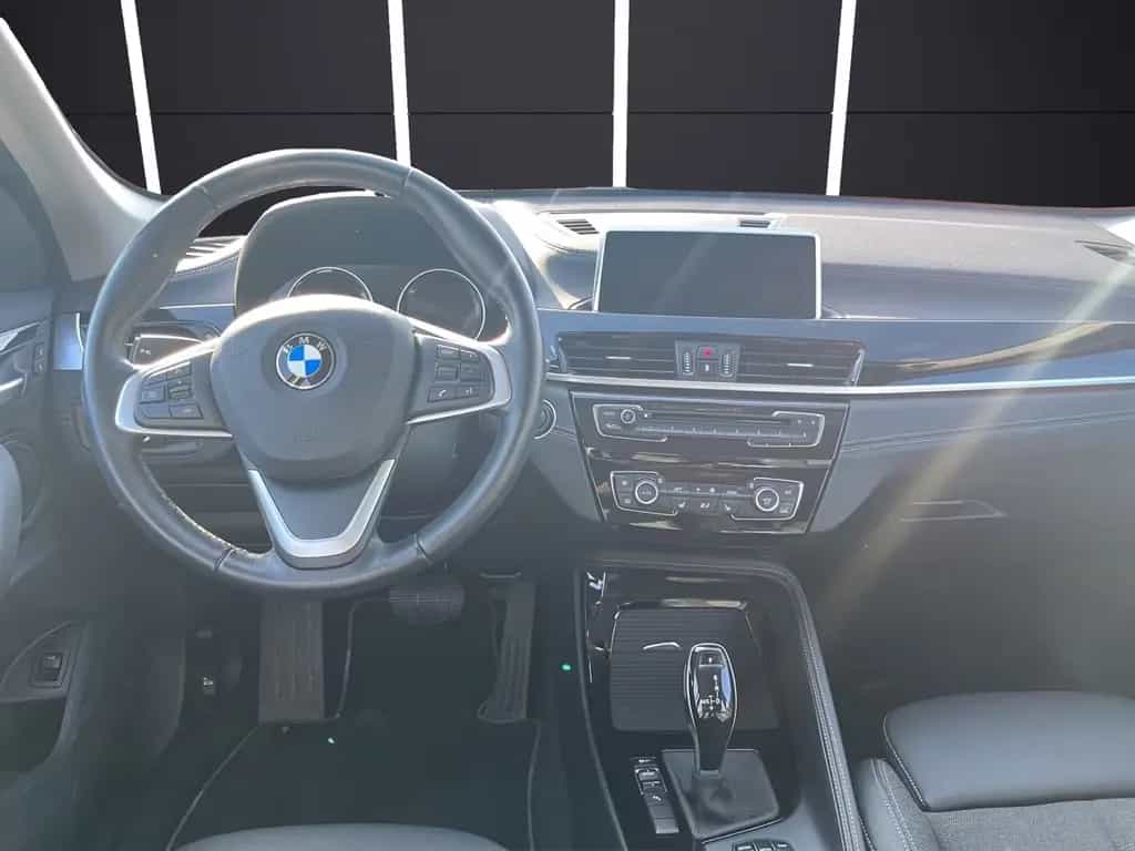 BMW X1 sDrive 18i Sport/ LED / Navi / SHZ / Garantie 08/2019-photo-12