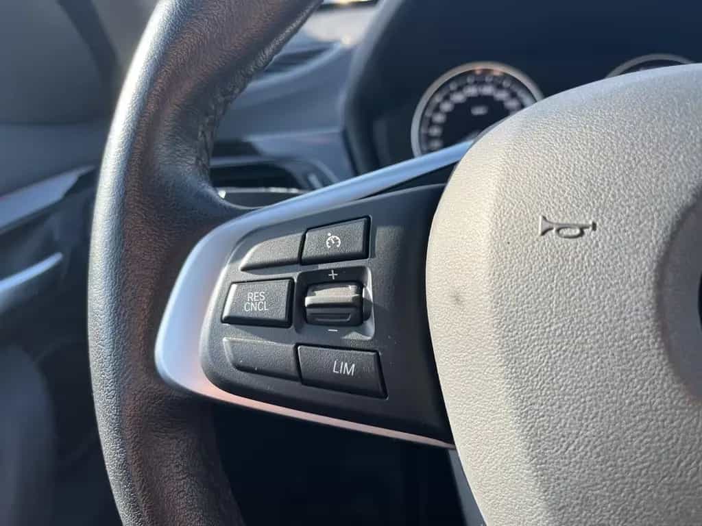 BMW X1 sDrive 18i Sport/ LED / Navi / SHZ / Garantie 08/2019-photo-14