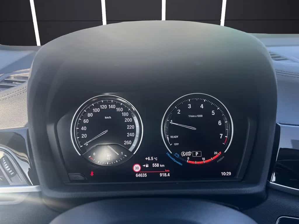 BMW X1 sDrive 18i Sport/ LED / Navi / SHZ / Garantie 08/2019-photo-17