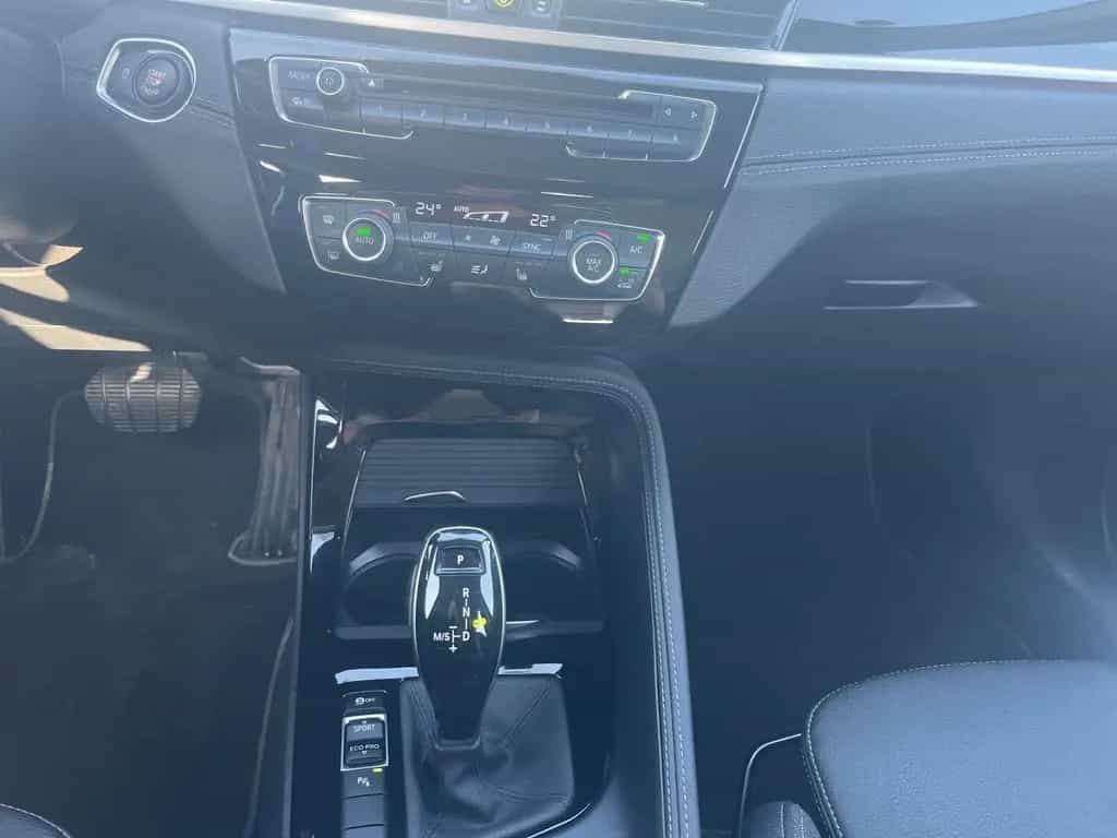BMW X1 sDrive 18i Sport/ LED / Navi / SHZ / Garantie 08/2019-photo-18