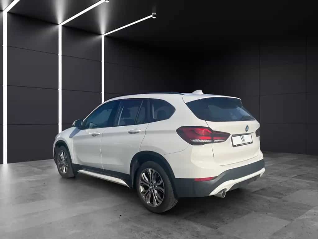 BMW X1 sDrive 18i Sport/ LED / Navi / SHZ / Garantie 08/2019-photo-2