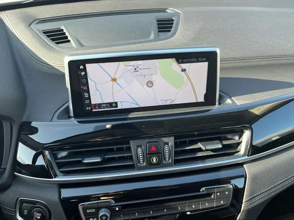 BMW X1 sDrive 18i Sport/ LED / Navi / SHZ / Garantie 08/2019-photo-21
