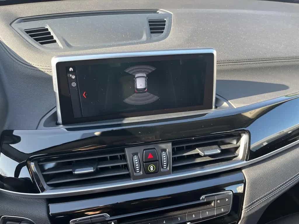 BMW X1 sDrive 18i Sport/ LED / Navi / SHZ / Garantie 08/2019-photo-22