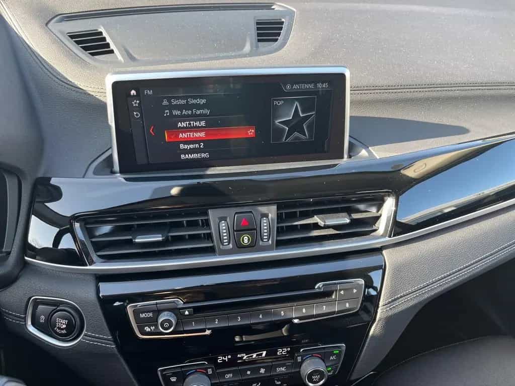 BMW X1 sDrive 18i Sport/ LED / Navi / SHZ / Garantie 08/2019-photo-23