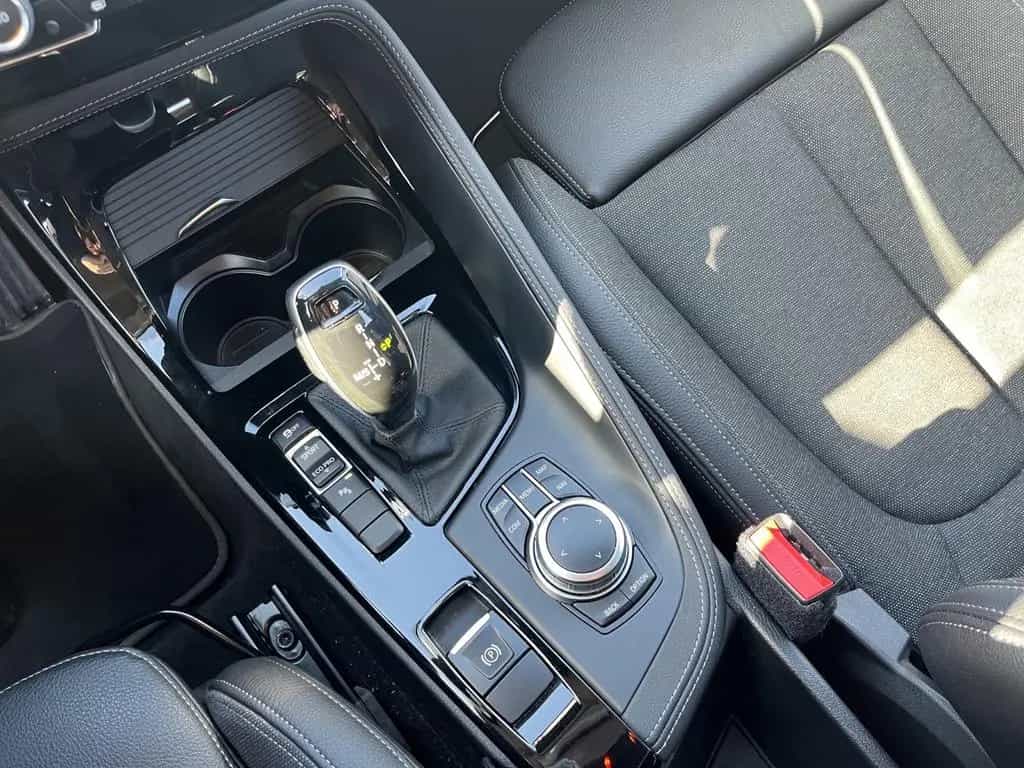 BMW X1 sDrive 18i Sport/ LED / Navi / SHZ / Garantie 08/2019-photo-25