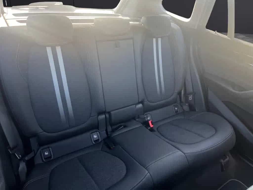 BMW X1 sDrive 18i Sport/ LED / Navi / SHZ / Garantie 08/2019-photo-27