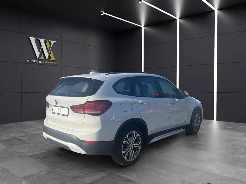 BMW X1 sDrive 18i Sport/ LED / Navi / SHZ / Garantie 08/2019-photo-4