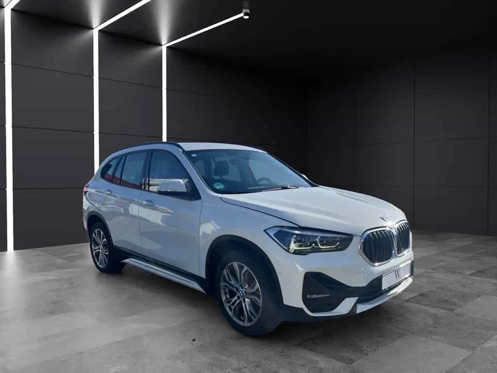 BMW X1 sDrive 18i Sport/ LED / Navi / SHZ / Garantie 08/2019-photo-6