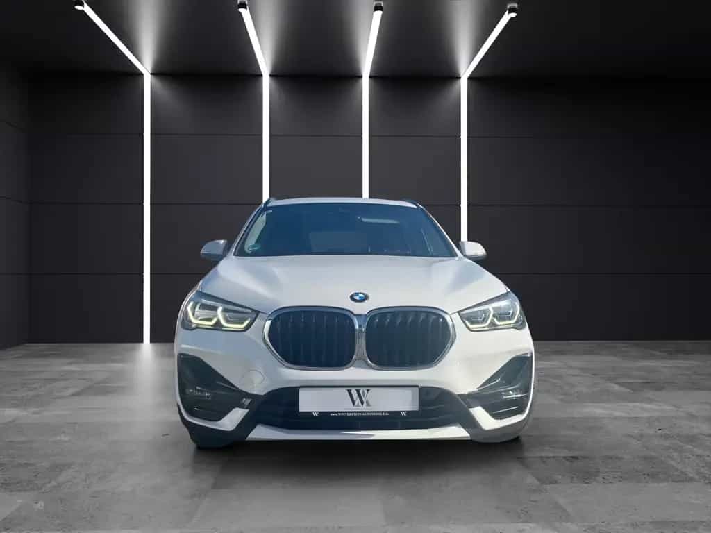 BMW X1 sDrive 18i Sport/ LED / Navi / SHZ / Garantie 08/2019-photo-7