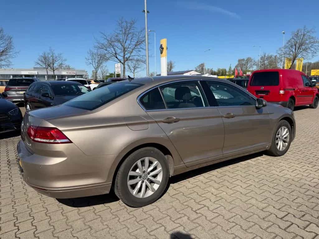 Volkswagen Passat 1.4 TSI DSG Lim. Comfortline 01/2016-photo-7