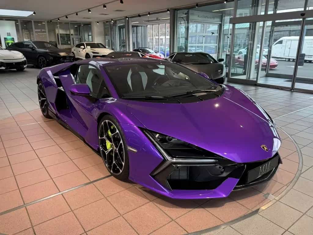 Lamborghini Revuelto "Carbon" 08/2025-photo-0