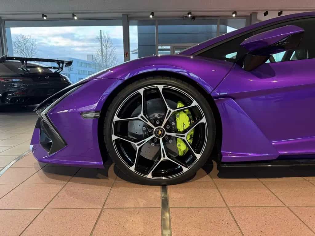 Lamborghini Revuelto "Carbon" 08/2025-photo-11