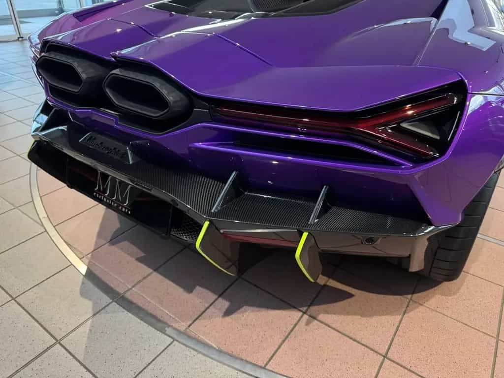 Lamborghini Revuelto "Carbon" 08/2025-photo-15