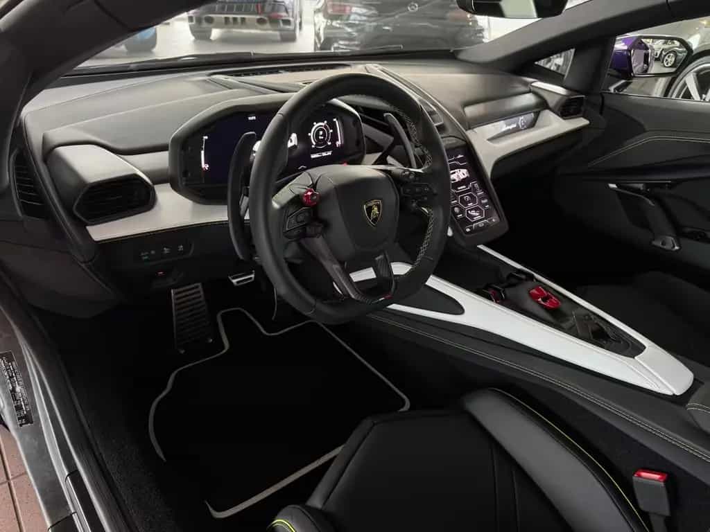 Lamborghini Revuelto "Carbon" 08/2025-photo-20