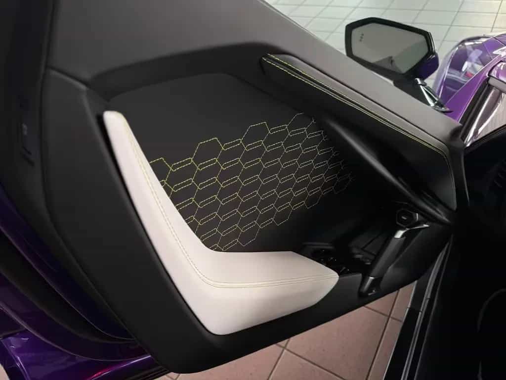 Lamborghini Revuelto "Carbon" 08/2025-photo-21