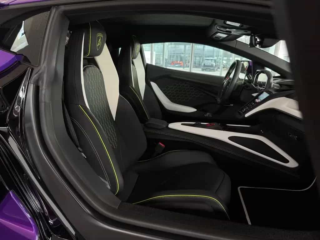 Lamborghini Revuelto "Carbon" 08/2025-photo-22