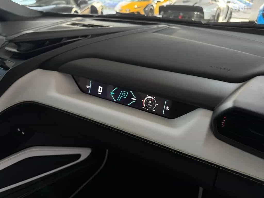 Lamborghini Revuelto "Carbon" 08/2025-photo-27