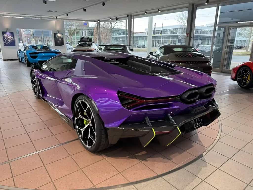 Lamborghini Revuelto "Carbon" 08/2025-photo-6