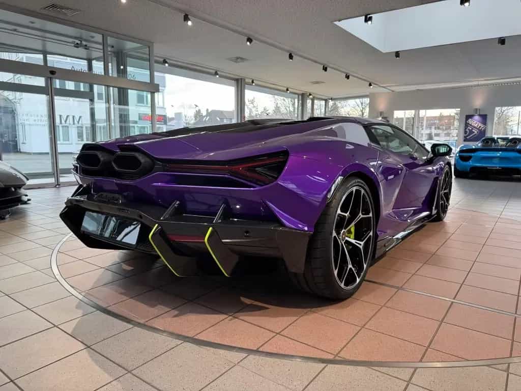 Lamborghini Revuelto "Carbon" 08/2025-photo-8