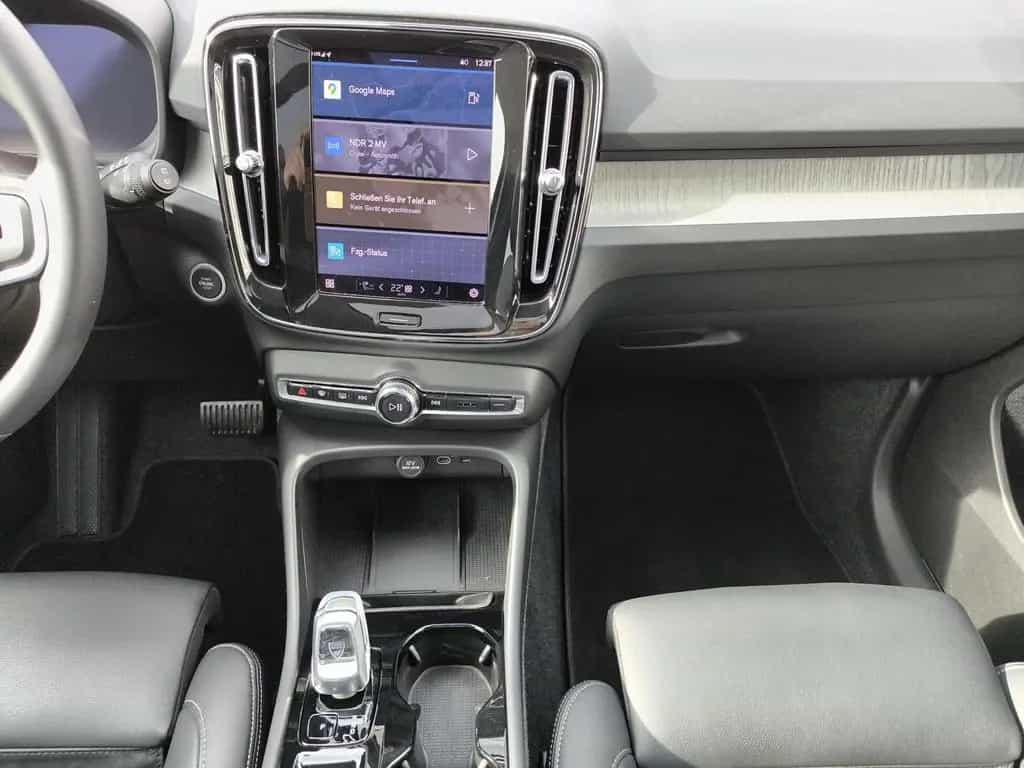 Volvo XC40 B3 Benzin Plus Dark 06/2025-photo-14