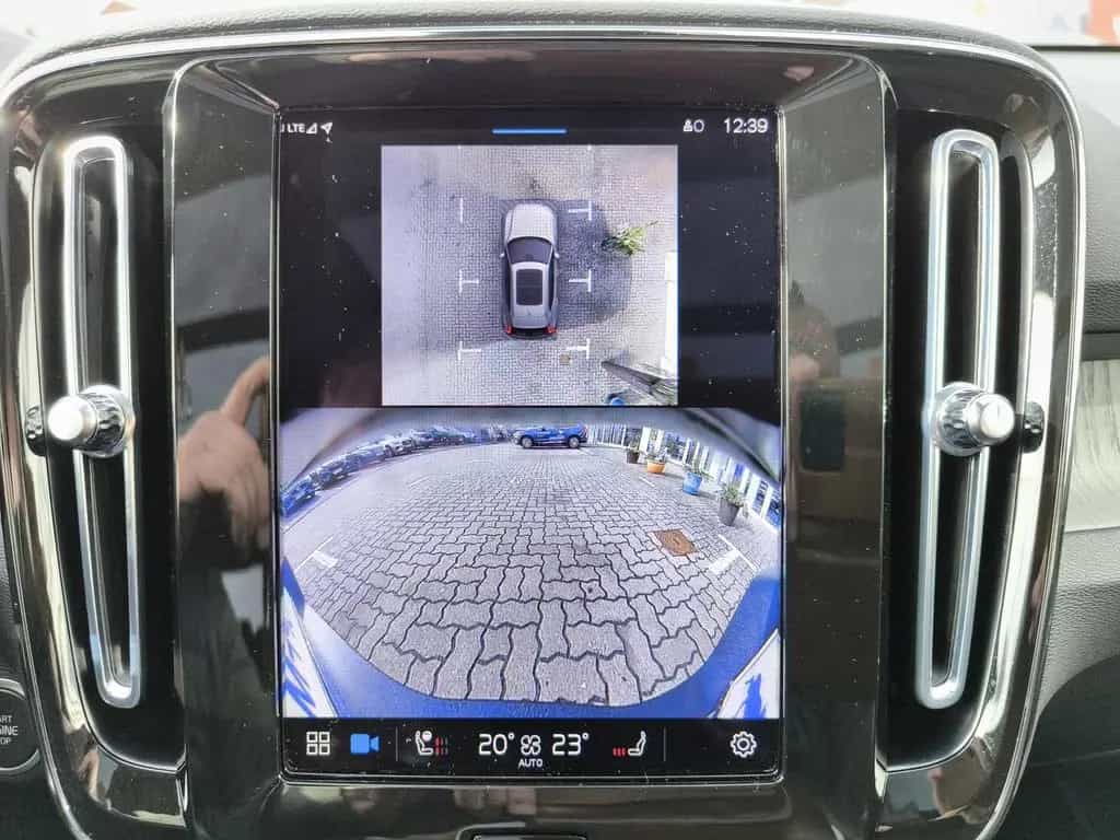 Volvo XC40 B3 Benzin Plus Dark 06/2025-photo-19