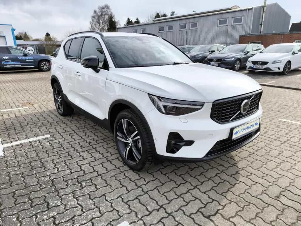 Volvo XC40 B3 Benzin Plus Dark 06/2025-photo-5