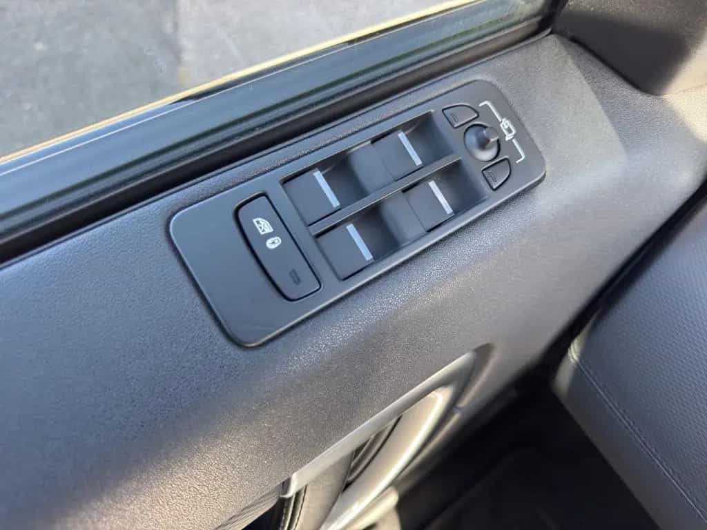 Land Rover Discovery Sport SE AWD LEDER/KAMERA/PANO/AHK 04/2019-photo-21