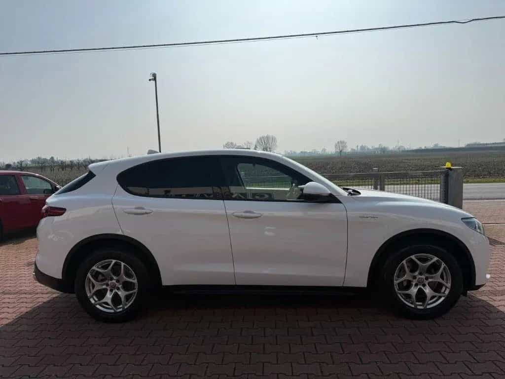 Alfa Romeo Stelvio 2.2 Turbodiesel 160 CV AT8 RW 11/2020-photo-2