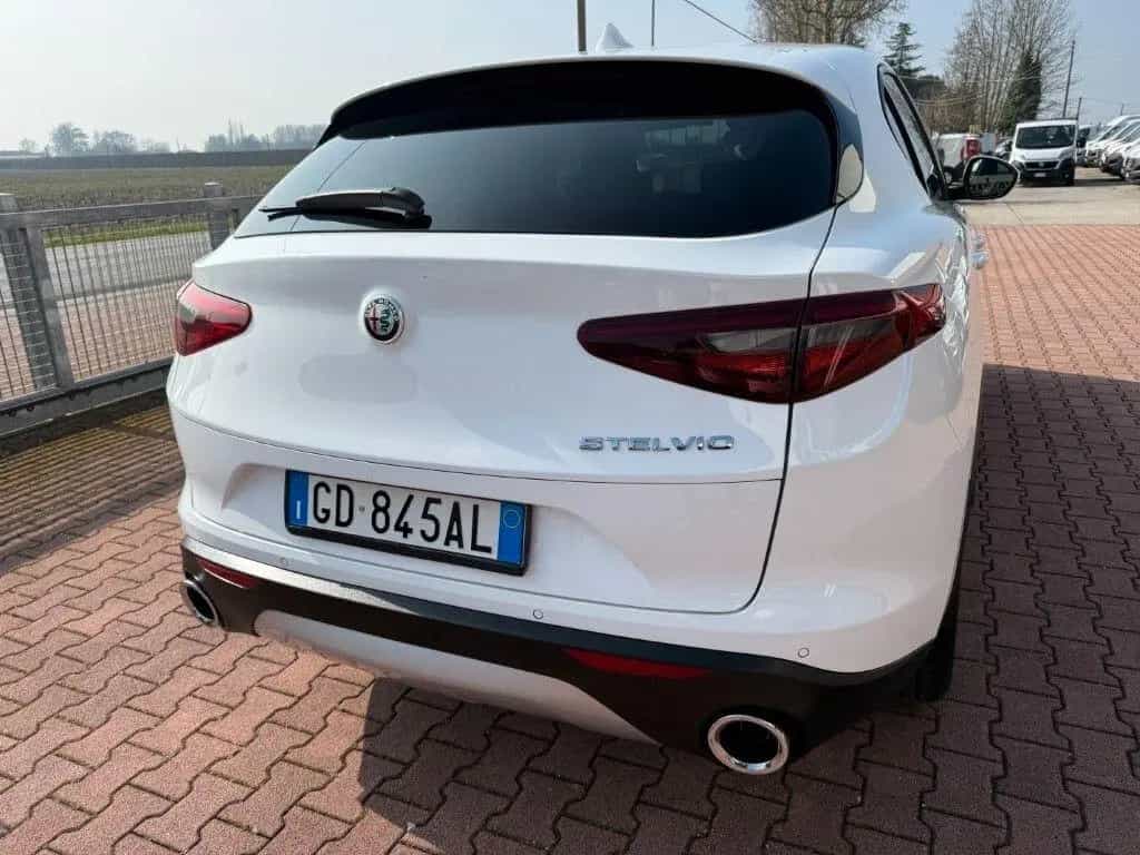 Alfa Romeo Stelvio 2.2 Turbodiesel 160 CV AT8 RW 11/2020-photo-3