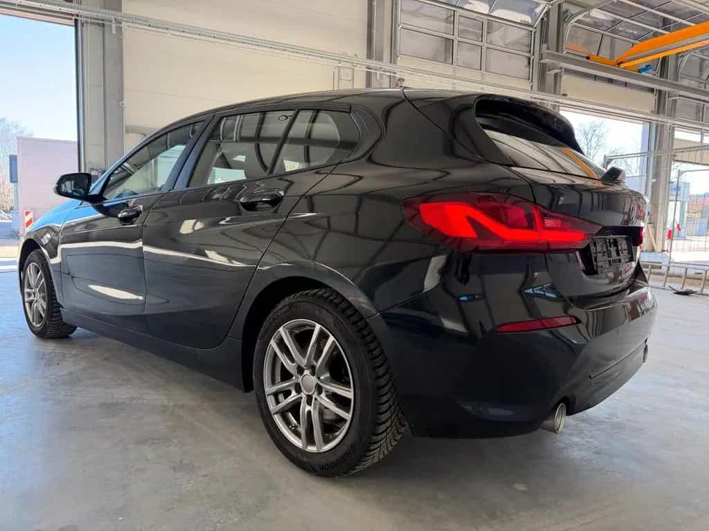 BMW 1 Series 118 1 Limousine 118 d Advantage 04/2021-photo-3