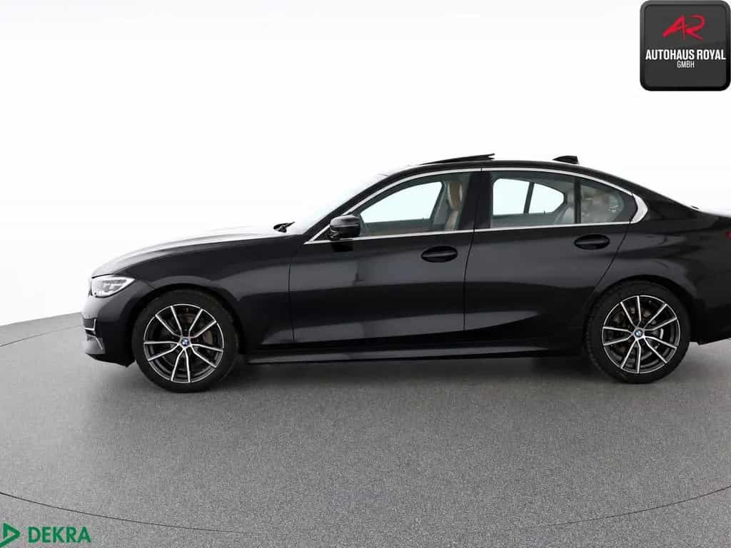 BMW 330 d LUXURY LINE GLASDACH,ACC,KEYLESS,TOTWINKEL 01/2020-photo-1