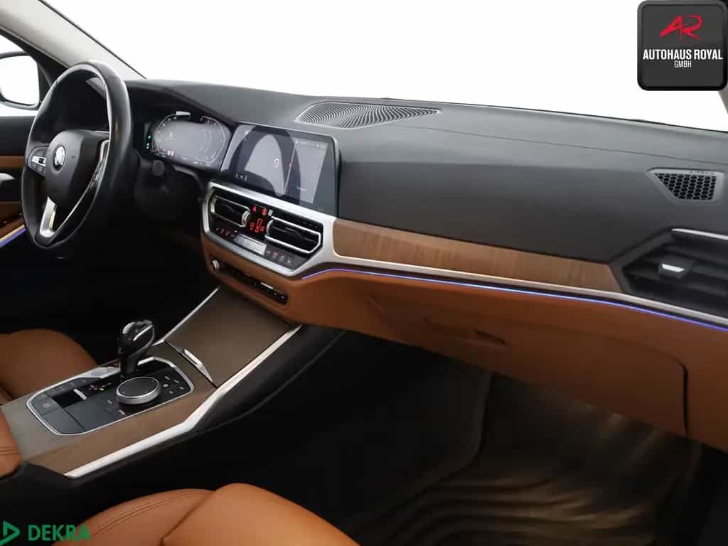 BMW 330 d LUXURY LINE GLASDACH,ACC,KEYLESS,TOTWINKEL 01/2020-photo-10