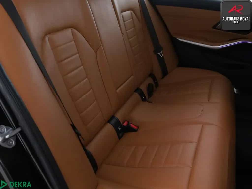 BMW 330 d LUXURY LINE GLASDACH,ACC,KEYLESS,TOTWINKEL 01/2020-photo-11