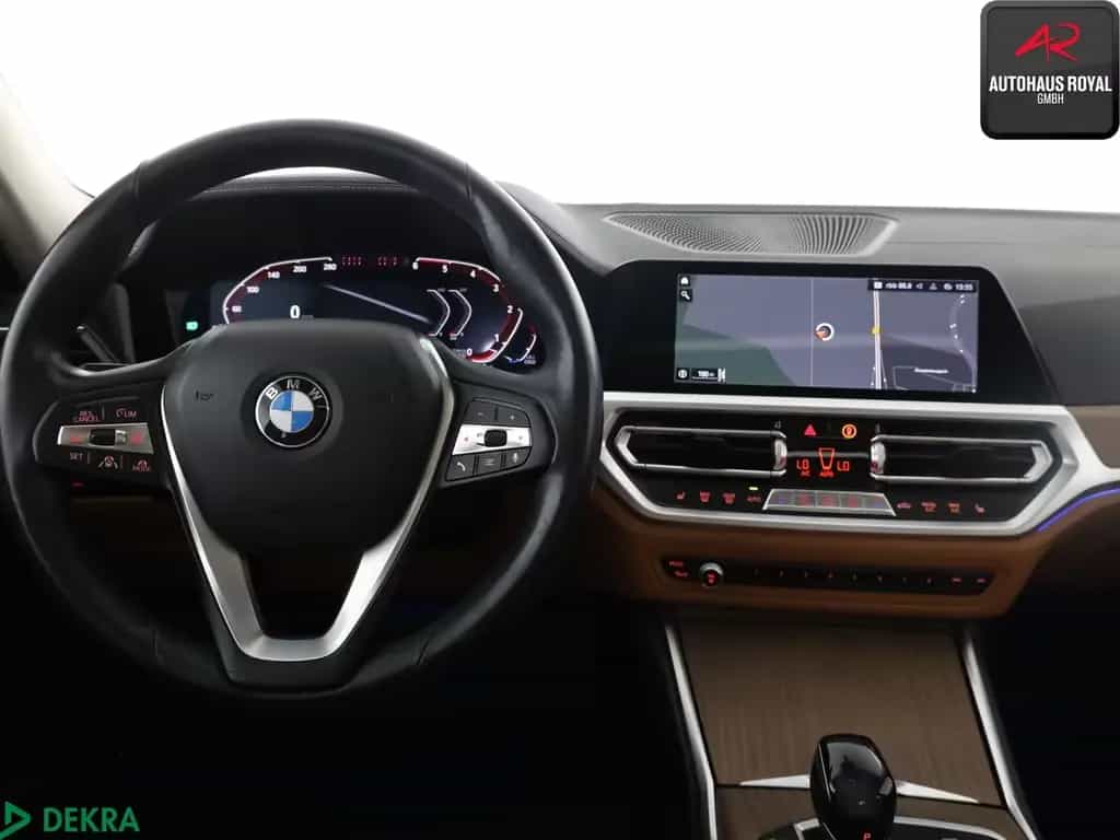 BMW 330 d LUXURY LINE GLASDACH,ACC,KEYLESS,TOTWINKEL 01/2020-photo-9