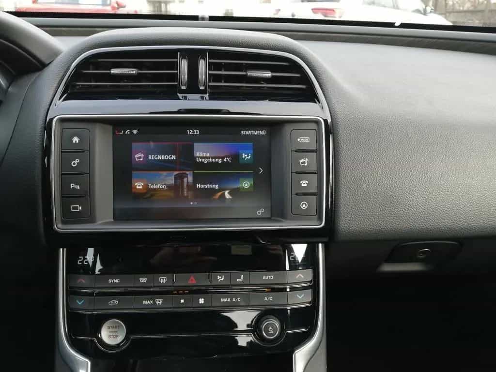 Jaguar XE Prestige E-Performance PANO,Leder,2xKlima,AUT 03/2016-photo-12