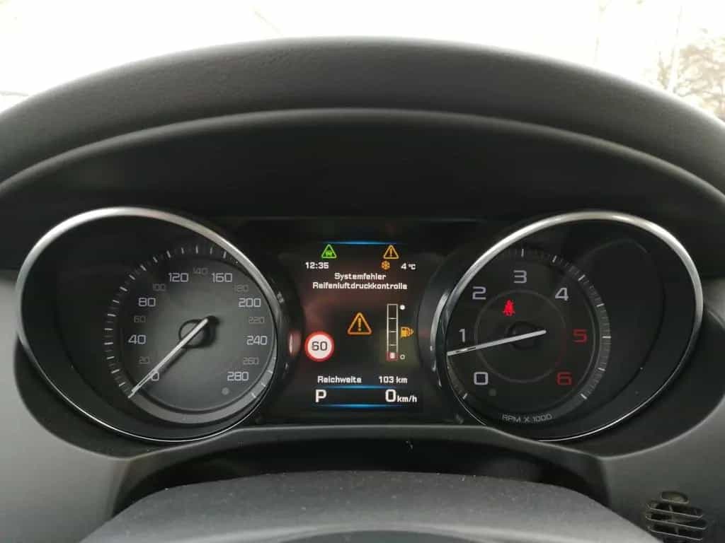 Jaguar XE Prestige E-Performance PANO,Leder,2xKlima,AUT 03/2016-photo-14