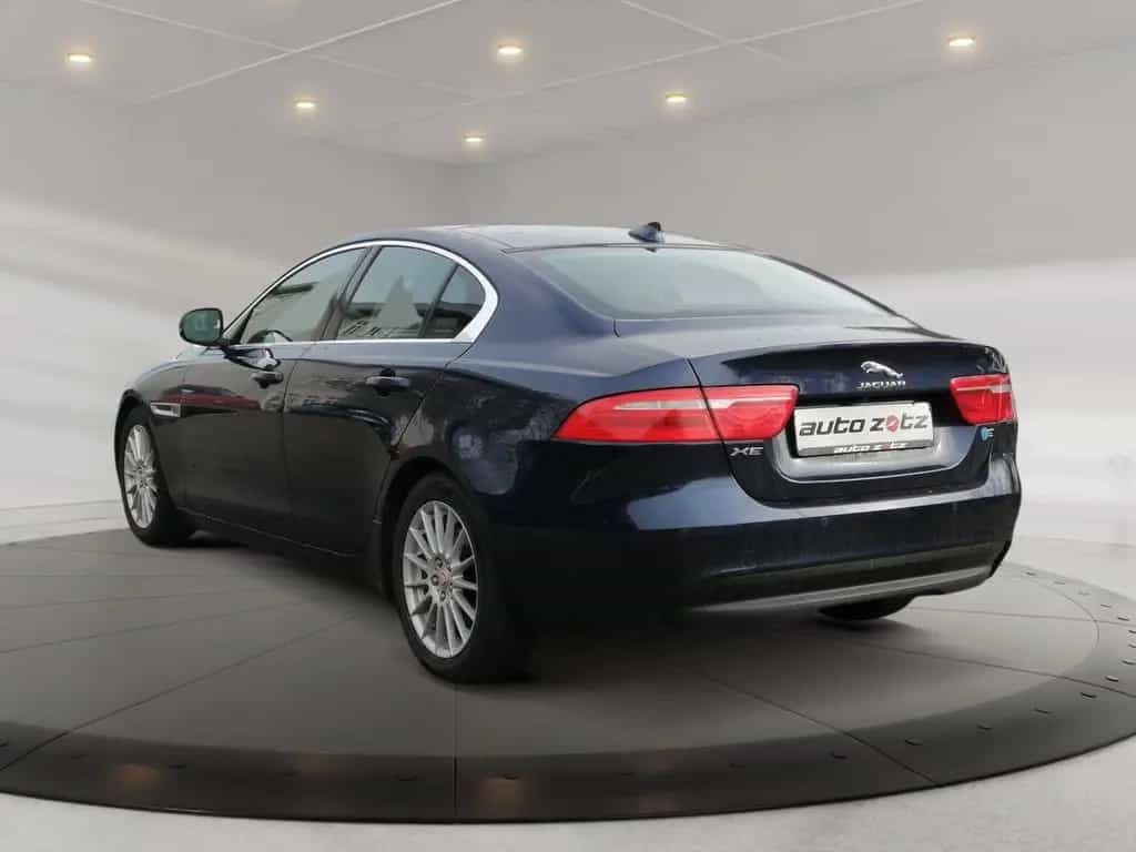 Jaguar XE Prestige E-Performance PANO,Leder,2xKlima,AUT 03/2016-photo-3