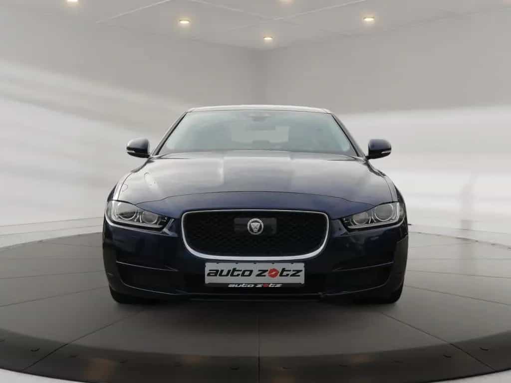 Jaguar XE Prestige E-Performance PANO,Leder,2xKlima,AUT 03/2016-photo-4