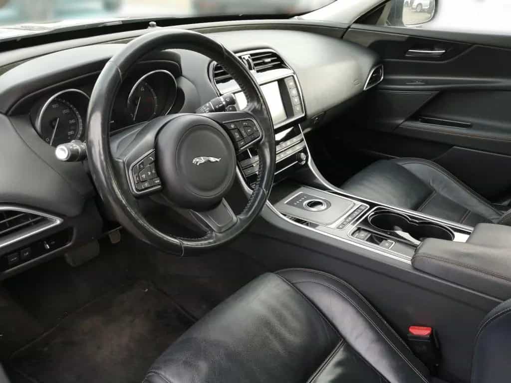 Jaguar XE Prestige E-Performance PANO,Leder,2xKlima,AUT 03/2016-photo-7