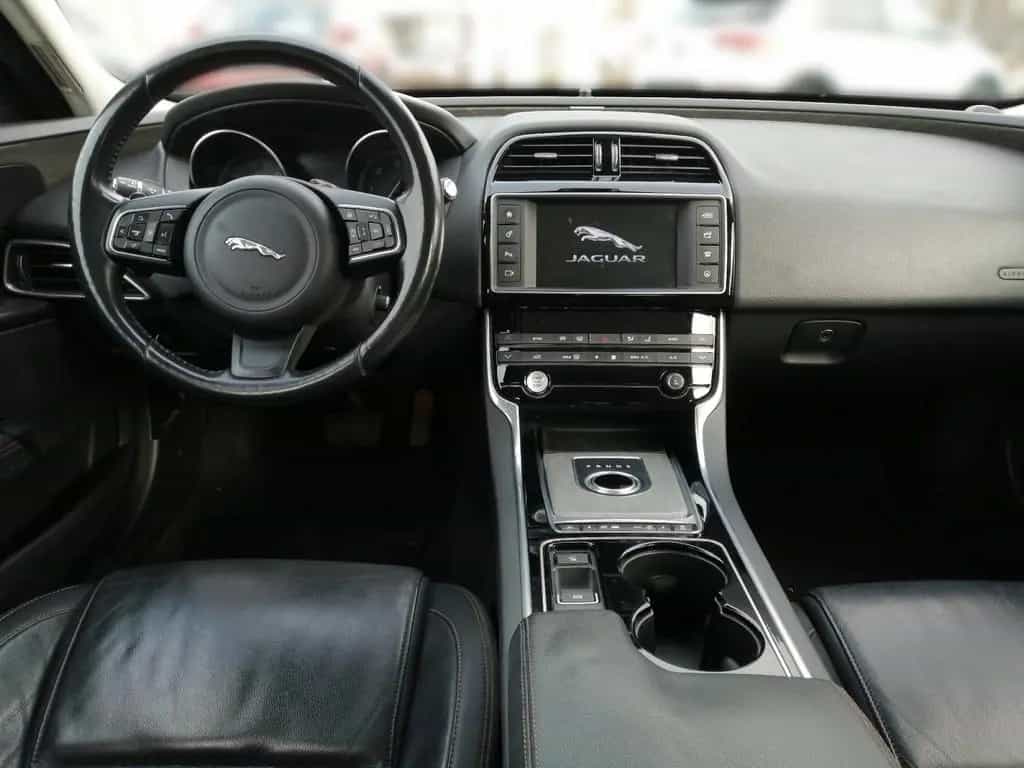 Jaguar XE Prestige E-Performance PANO,Leder,2xKlima,AUT 03/2016-photo-9