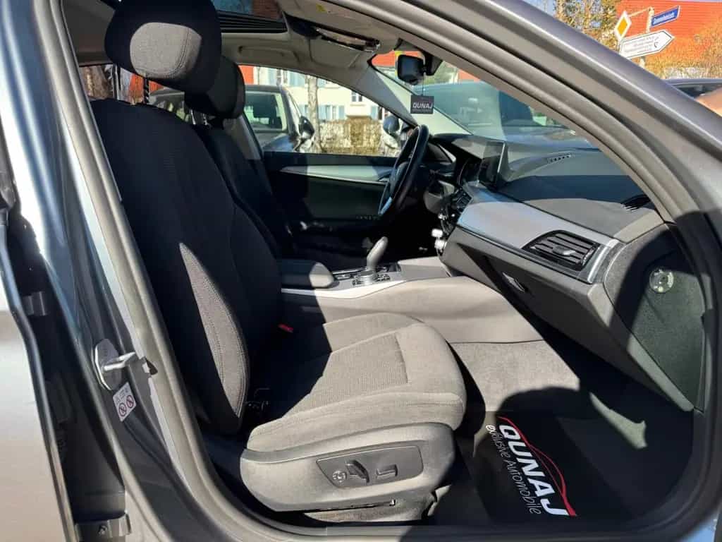 BMW 520 d Lim. DisplayKey |HUD| SHD| Keyless|Kamera| 09/2018-photo-21