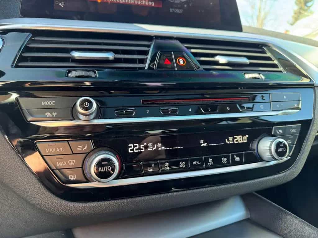 BMW 520 d Lim. DisplayKey |HUD| SHD| Keyless|Kamera| 09/2018-photo-27
