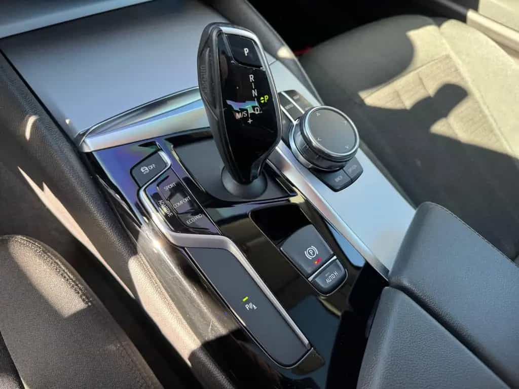 BMW 520 d Lim. DisplayKey |HUD| SHD| Keyless|Kamera| 09/2018-photo-28